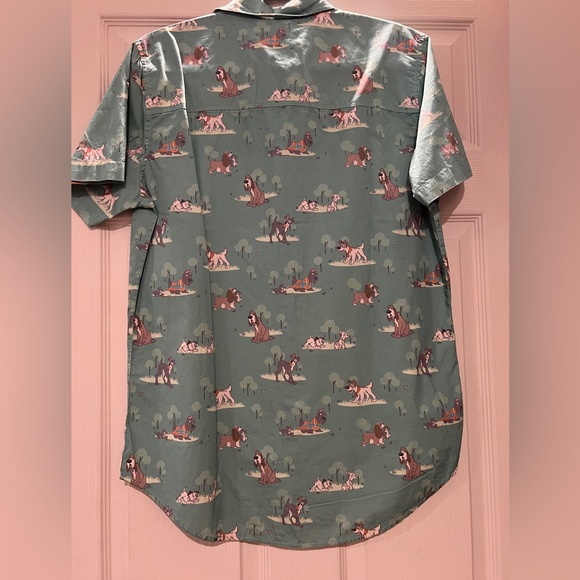 Disney Dogs Button Down 🐶🤍 - Picture 2 of 4